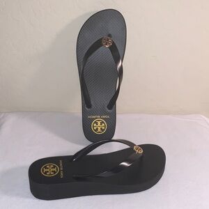 TORY BURCH BRAND NEW SIZE 9 GORGEOUS HEELED SLIP ON SANDALS